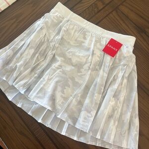 Spanx get moving pleated- small